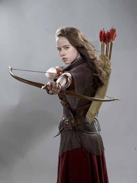 Anna Popplewell as Susan Pevensie - The Chronicles of Narnia Prince Caspian Susan Narnia, Narnia Costumes, Narnia Prince Caspian, Peter Pevensie, Susan Pevensie, Narnia 3, Anna Popplewell, Pictures Of Anna, Prince Caspian