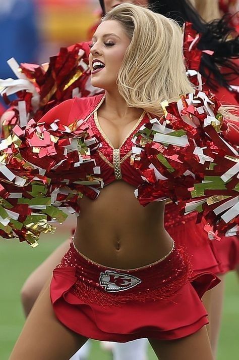 Chiefs Cheerleaders, Kansas City Chiefs Cheerleaders, Famous Cheerleaders, Cheerleading Photos, College Cheer, Arrowhead Stadium, Cheerleading Pictures, Ice Girls, Football Cheerleaders