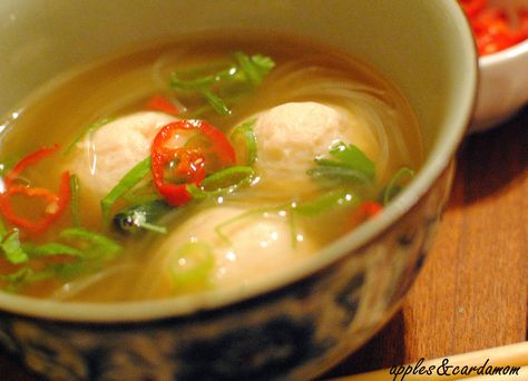 Fish Balls Soup, Fishball Soup, Fish Ball Soup, Fishball Recipe, Chipotle Rice, Food Prayer, Seafood Soup Recipes, Asian Soups, Cooking Fish