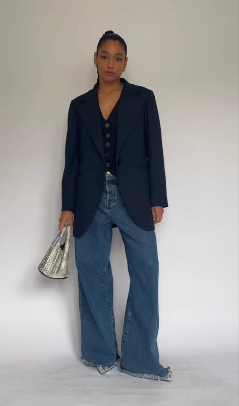 Navy Blazer Outfit Women, Navy Blazer Outfit, Sports Jacket Outfit, Navy Blazer Outfits, Blue Blazer Outfit, Office Ootd, Dark Blue Blazer, 23 Style, Outfit Blazer