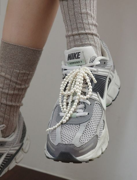 Pearl Tassel Shoelace Charm for Sneakers Handmade DIY Sneakers Pearl Bow Y2K Shoe Lace Charms - Etsy Shoe Lace Charms, Shoe Accessories Diy, Upcycle Shoes, Lace Charms, Diy Jewelry To Sell, Diy Sneakers, Pearl Shoes, Tassel Shoes, Embellished Shoes