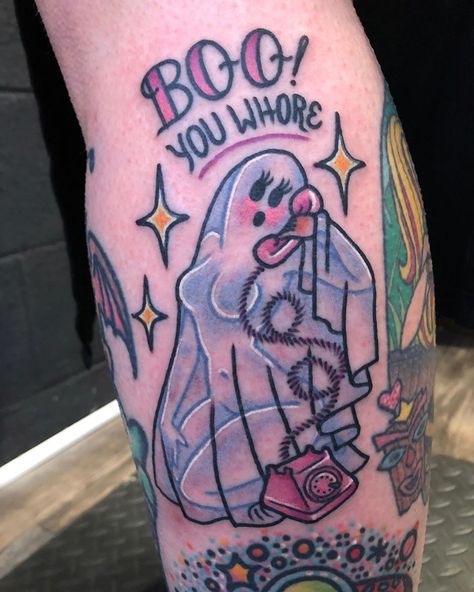 Ginny Neumann on Instagram: “Mean Girl Ghost & fuzzy dice from my flash.✨ Thank you, Ghost! 💕 . . .  #tradtattoo #tradtattoos #traditionaltattoos #ladytattooer…” Bean Tattoo, Floral Witch, Fuzzy Dice, Favorite Tattoos, Sharpie Tattoos, Ghost Tattoo, Inspiration Tattoo, Tattoos Geometric, Doodle Tattoo