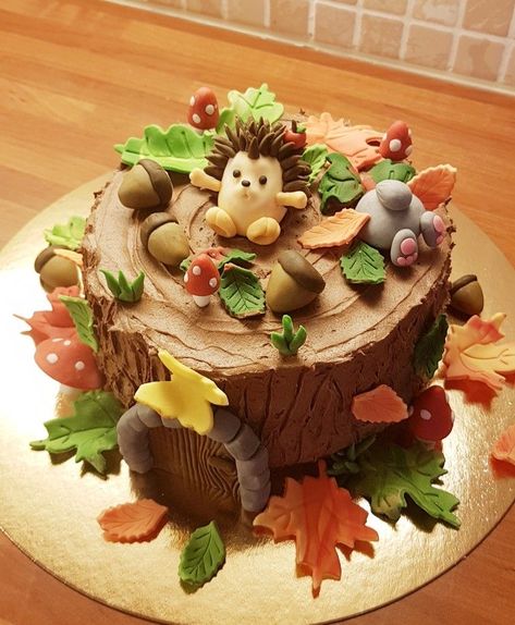 Autumn Cake Ideas Birthday, Squirrel Cake, Fall Birthday Cakes, Learn Cake Decorating, Fox Cake, Hedgehog Cake, 80 Birthday Cake, Dinosaur Birthday Cakes, Animal Cakes