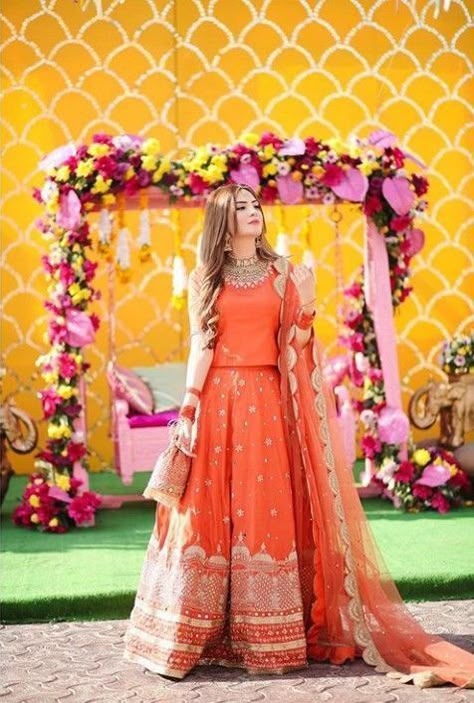 Mehndi Dress Designs For Girls, Mayon Dresses For Bride Sister, Mehndi Function Dress For Sister, Mehndi Dresses For Bride Sister, Shadi Dresses For Bride Sister, Simple Mehndi Dresses, Mehndi Dress For Bride, Bridal Mehndi Dresses, Dresses Pakistani