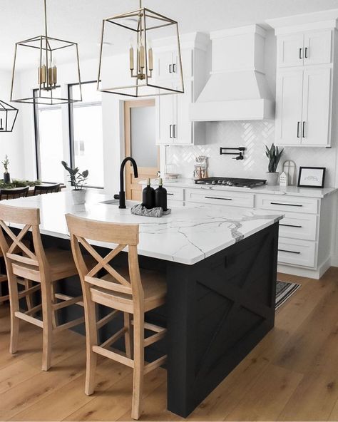 30 Modern White Kitchen With Black Island Ideas Black Island, Black Kitchen Island, Modern Kitchen Design Open Concept, All White Kitchen, White Modern Kitchen, Kitchen Inspiration Design, Modern Farmhouse Kitchens, Counter Tops, Updated Kitchen