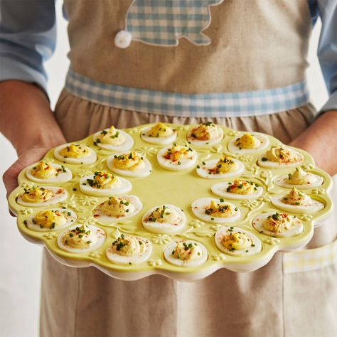 Sur La Table Recipes, Deviled Egg Holder, Easter Deviled Eggs, Keto Deviled Eggs, Christmas Appetizers Easy, Healthy Egg Recipes, Bacon Deviled Eggs, Deviled Eggs Recipe, Deviled Egg