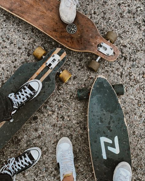 Friends Skatbord Aesthetic, Skat Bord Aesthetic, Longboarding Aesthetic, Long Board Aesthetic, Skate Board Aesthetic Pictures, Skatebored Aesthetic, Long Boarding, Longboard Aesthetic, Longboards