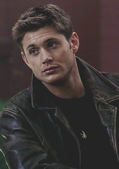 Jesen Ackles, Supernatural Wallpaper, Supernatural Pictures, Supernatural Dean Winchester, Winchester Supernatural, Winchester Boys, Supernatural Dean, Odaiba, Dean Winchester