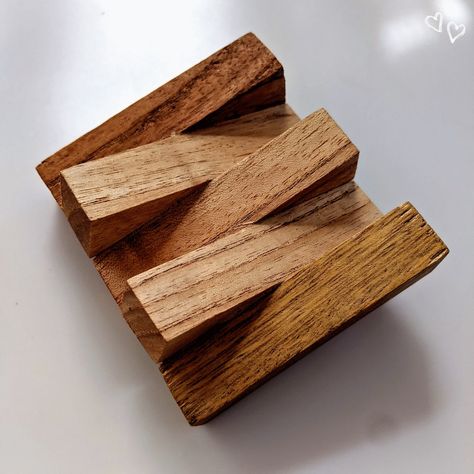 Wooden Soap Dish – South Mountain Bees Diy Soap Tray, Boyfriend Projects, Diy Soap Dish Holder, Soap Dish Diy, Diy Soap Dish, Diy Dish Soap, Wood Soap Dish, Wooden Soap Dish, Woodworking Storage