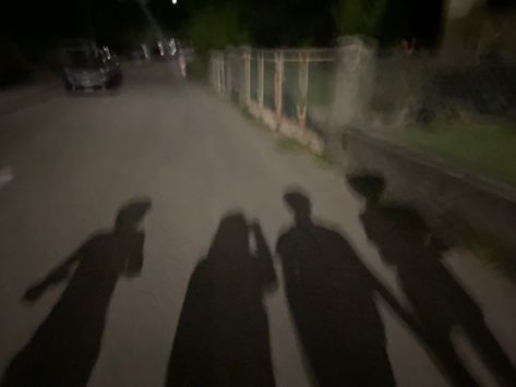 Squad bestfriends late night pic vibe Group Shadow Pic, Shadow Pic, Late Night, Quick Saves