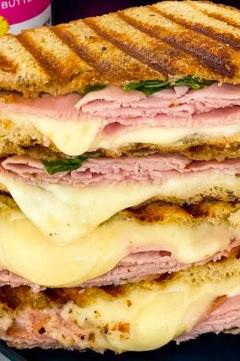 29 Panini Recipes That Will Totally Make You Melt #purewow #food #lunch #recipe #sandwich #dinner Best Panini Recipes, Panini Press Recipes, Sandwich Recipes Panini, Sandwich Dinner, Sandwich Maker Recipes, Recipe Sandwich, Best Sandwich Recipes, Panini Sandwich, Panini Recipes