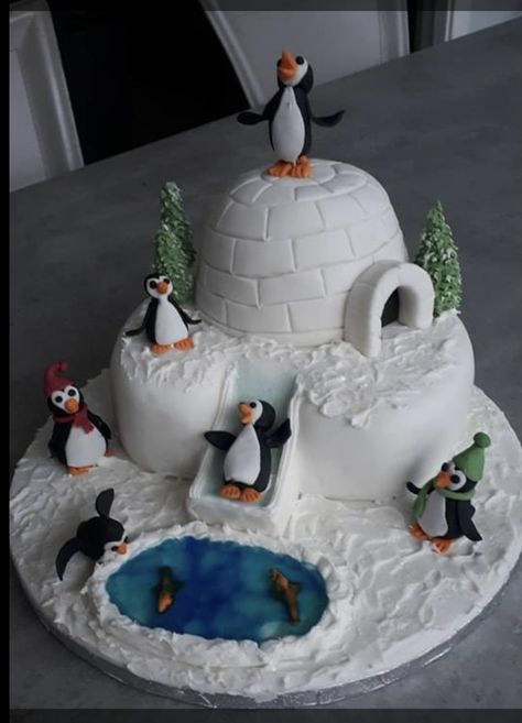 Penguin Birthday Cake Ideas, Penguin Cake Birthday, Olive Penguins, Cake Penguin, Igloo Cake, Winter Cakes, Penguin Cake, Penguin Cakes, Animal Birthday Cakes