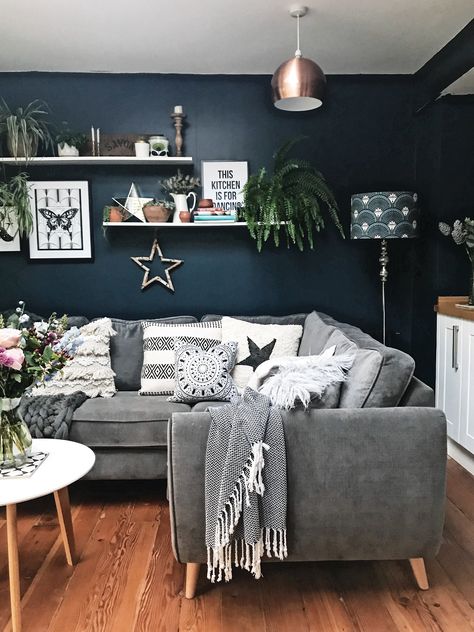 A Quick(ish) Kitchen Update — Melanie Jade Design Navy Living Rooms, Furnitur Ruang Keluarga, Grey Sofa, Living Room Plants, Small Apartment Living Room, Trendy Living Rooms, Blue Living Room, Living Room Inspo, Living Room Grey