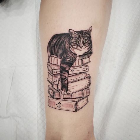 Unique Cat Tattoo, Cat Outline Tattoo, Books Tattoo, Cat Portrait Tattoos, Cat Tattoo Ideas, Music Notes Tattoo, Bookish Tattoos, A Stack Of Books, Witch Tattoo