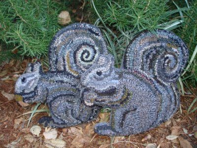 Squirrels, Mary Stanley Punchneedle Patterns Free, Pond Party, Punchneedle Patterns, Creative Creatures, Squirrel Nutkin, Rug Hooking Designs, Primitive Rugs, Rug Hooking Patterns, Hand Hooked Rugs