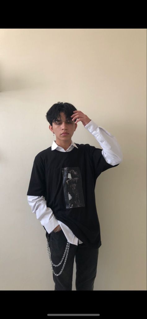 Eboy outfit Idea Soft Eboy Outfit, Eboy Outfit Aesthetic, Grunge Male Aesthetic Outfit, Eboy Outfit Ideas, Drainer Boy Outfits, Grunge Eboy Aesthetic, E Boy Aesthetic Outfit, E Boy Outfit, Eboy Clothes