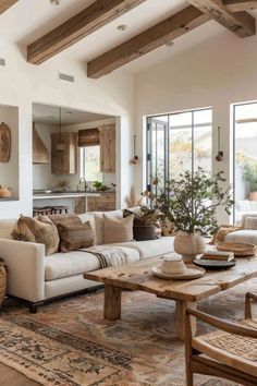 Scandi Rustic Living Room, Spanish Farmhouse Living Room, French Country Modern Living Room, California Home Aesthetic, Earthy Home Decor Boho Style, European Farmhouse Living Room, Homey Living Room, Living Room Designs Modern Luxury, Farmhouse Trends