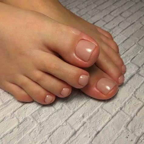 Pedicure Gel, Natural Nails Manicure, Feet Nail Design, Gel Toe Nails, Toe Nail Color, Pretty Toe Nails, Cute Toe Nails, Neutral Nails, Manicure Y Pedicure