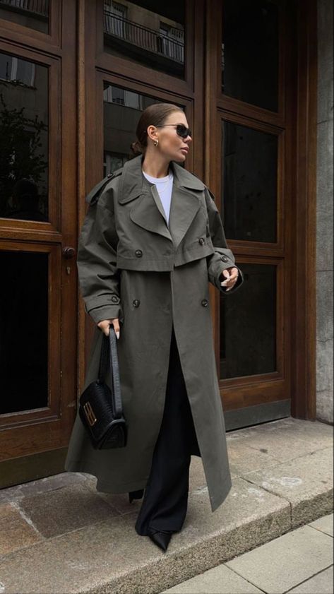 Trench Outfit, Ootd Autumn, Capsule Wardrobe Casual, Green Trench Coat, Trench Coat Outfit, Deep V Dress, Scandinavian Fashion, Autumn Street Style, Cold Weather Outfits