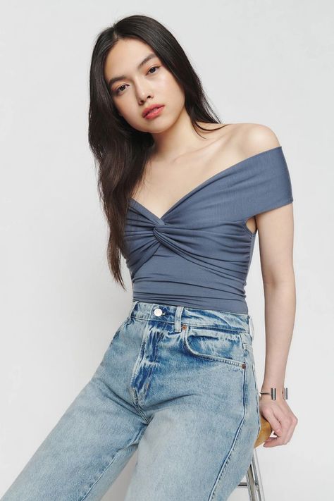 Ezlynn Knit Top Bra Sewing Pattern, Bra Sewing, Straykids Hyunjin Photoshoot, Twist Top, Power Dressing, Easy Summer, Top Sleeveless, Mode Inspiration, Outfits Casuales