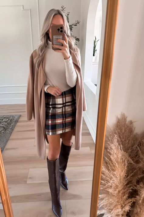 Plaid Skirt Fall Outfit, Plaid Skirt Outfit Fall, Brown Plaid Skirt Outfit, Plaid Skirt Brown, Skirt Boots Outfit, Skirt Outfits With Boots, Fashion 2023 Fall, Brown Tall Boots, 2023 Fall Fashion