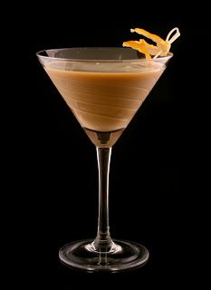 Manfort Martinis: Chocolate Orange Martini Chocolate Martini Recipes, Chocolate Orange Martini, Orange Martini, Chocolate Martini Recipe, Chocolate Baileys, Healthy Chocolate Recipes, Terry's Chocolate Orange, Orange Cocktail, Orange Vodka