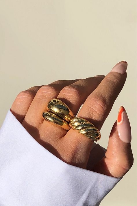 Dome Gold Ring, Dome Ring Stack, Gold Rings Chunky, Ring Inspo Gold, Chunky Rings Gold, Chuncky Rings, Gold Chunky Jewelry, Gold Chunky Rings, Gold Rings Aesthetic