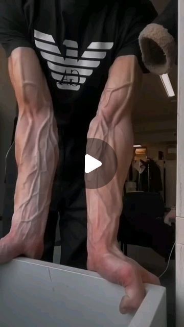 GLOWUP | FITNESS | LIFESTYLE on Instagram: "Forearm Veins Tutorial.....⚠️ How to get veiny hands in 5 minutes  . . . . . . . . . . #gym #explorepage #fitness #forearmexercise #forearm #veins #veins #fitnesstips #gymmotivation #fyb" Veiny Hands Tutorial, Forearm Veins, Veiny Hands, Hands Tutorial, Forearm Workout, Next To Normal, Hand Exercises, Fitness Lifestyle, Life Changing