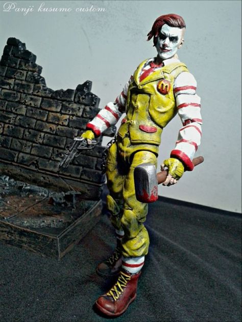 Ronald mcdonald (Marvel Legends) Custom Action Figure Custom Marvel Legends, Dc Action Figures, Marvel Figure, Figure Photography, Marvel Legends Series, Hasbro Marvel Legends, Custom Toys, Military Action Figures, Action Figures Collection