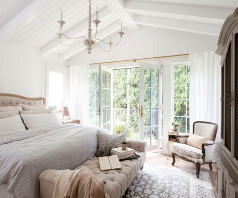 Dream Bedroom Master Romantic Cozy Aesthetic, Bedroom With Porch, Bedroom Feminine, Renovated Cottage, Extension Veranda, Construction House, Provincial Home, Character Home, Deck Design