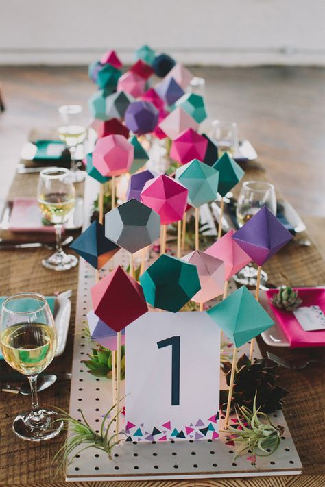 geometric table runner Modern Wedding Centerpieces, Paper Centerpieces, Geometric Centerpiece, Geometric Table, Diy Event, Geometric Wedding, Wedding Centerpieces Diy, Luxury Wedding Invitations, Peg Board