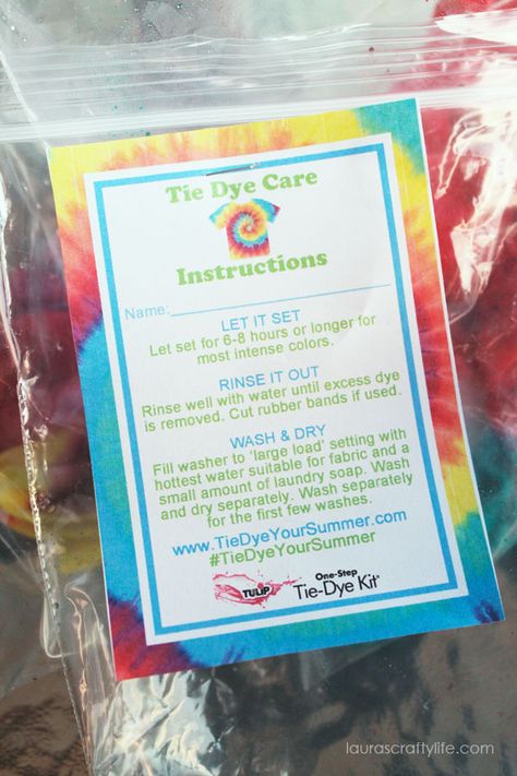 Staple instructions for washing tie dye to plastic bag Tie Dye Instructions, Tie Dye Birthday Party, Tie Dye Birthday, Tie Dye Party, Tie Dye Kit, Tie Dye Crafts, Diy Tie, The Dye, How To Tie Dye