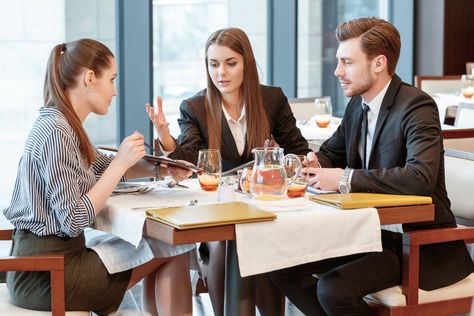 Lunch Meeting, Corporate Meeting, Business Etiquette, Lunch Catering, Small Business Trends, Business Lunch, Dining Etiquette, Out To Lunch, Business Meeting