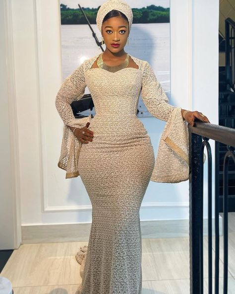 Modest Asoebi Lace Styles, Eid Fits, Senegalese Fashion, African Party Dresses, Nigerian Lace Styles Dress, African Fabric Dress, Lace Dress Design, Best African Dresses, African Dresses Modern