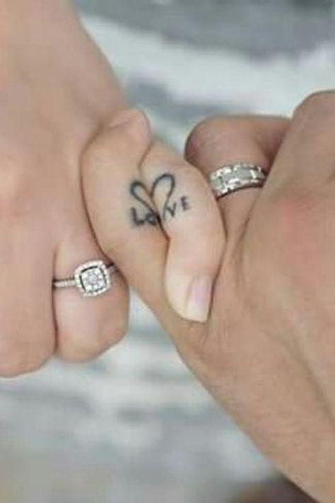 Thumb Couple Tattoo, Tattoo Ideas His And Hers, Tattoo For Hubby, Couples Love Tattoos, Capel Tattoos, Forever Couple Tattoo, Connecting Couple Tattoos, Partner Tattoos Couples Love, Matching Partner Tattoos