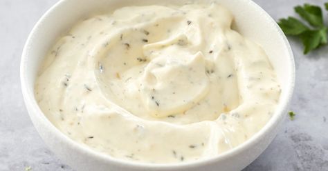 Homemade Ranch Dip Mazzios Ranch Recipe, Homemade Ranch Dip, Ranch Dip Recipe, Vegetarian Barbecue, Ranch Recipe, Ranch Dip, Homemade Ranch, Snack Dip, Family Favorite Meals