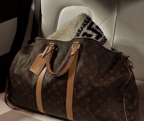 Lv Duffle Bag Outfit, Designer Brown Travel Bag, Duffle Bag Louis Vuitton, Louis Vuitton Luggage Aesthetic, Lv Duffle Bag, Espresso Brunette, Louis Vuitton Travel Bag Aesthetic, Louis Vuitton Suitcase Aesthetic, Louis Vuitton Duffle