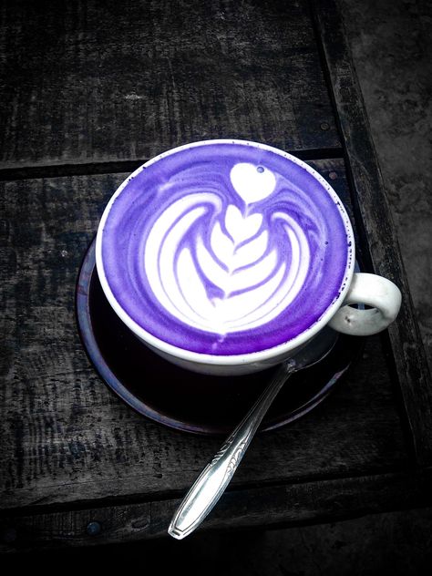 Purple Cafe, Cake Cafe, Drink Aesthetic, Anime Funny, Blue And Purple, Lavender, Cafe, Coffee, Tableware