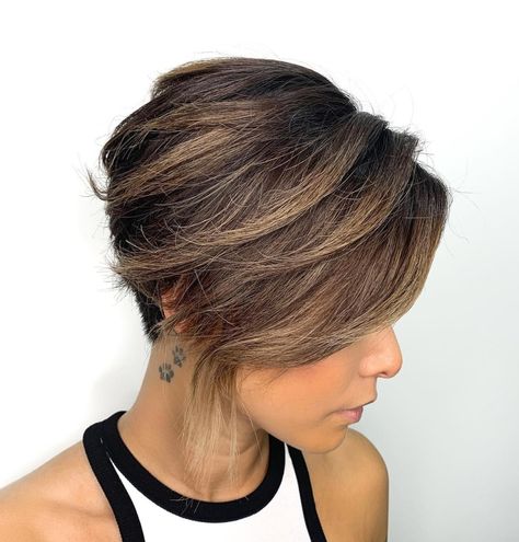 Stacked Wedge Hairstyle with Ash Brown Highlights Reptile Nails, Short Stacked Wedge Haircut, Feminine Short Hair, Wedge Haircuts, Short Wedge Haircut, Long Layers With Bangs, Haircuts For Women 2023, Wedge Haircut, Nails Neon