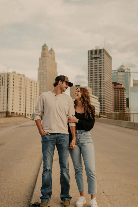 City Couple Aesthetic | Hailey Rose Photography | This couple photoshoot was full of elegant couple photoshoot poses and golden hour aesthetic! Discover the best photo poses for couples, couple adventure pics, couples photoshoot poses, and couples photoshoot outfits spring! Book a session with me at www.haileyrosephotography.com Cute Couple Outfits Aesthetic, Cute Couple Outfits Casual Photo Ideas, Couple Photoshoot Poses Downtown, Posing With Husband Picture Ideas, Friendly Couple Poses, Poses For Couples That Are The Same Height, Posing With Tall Boyfriend, Causal Photoshoot Outfit Couple, Poses For Shy Couples Photoshoot