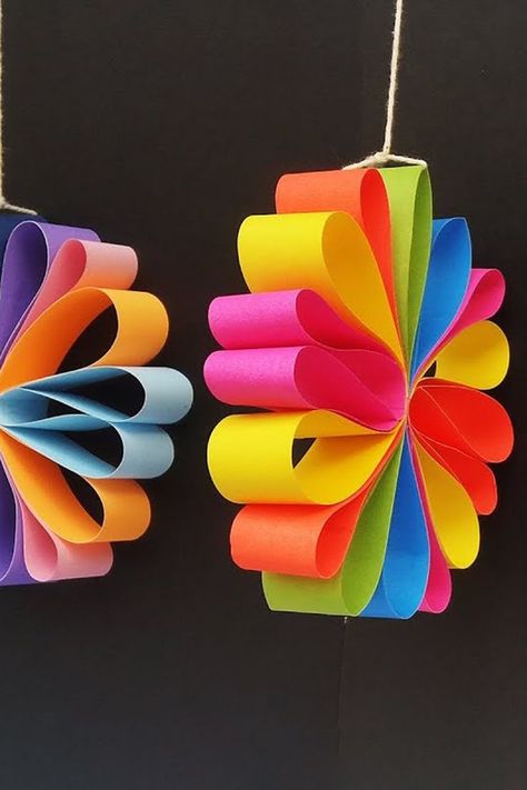 Things To Hang From Ceiling In Classroom, Kindergarten Hanging Decoration, Class Hanging Decorations, Paper Balloons Decorations, Ceiling Classroom Decor, Preschool Decoration Ideas Hanging, Classroom Decor Hanging From Ceiling, Diy Hanging Decor Ceilings, Hanging For Classroom Decoration