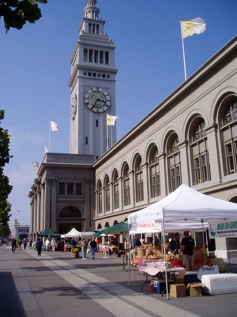 Ferry Plaza Farmers' Market, San Francisco Controlled Chaos, California Girl, San Francisco Travel, Breathtaking Places, Farmers Markets, Outdoor Market, Monterey Bay, Trade Center, San Fran