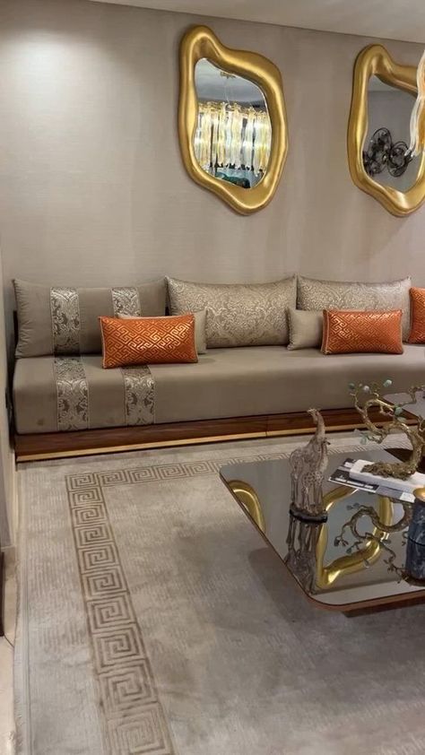 Arabic Living Room, Luxury Sofa Living Room, Moroccan Living Room, Moroccan Home Decor, Furniture Sofa Set, Living Room Sofa Design, Living Room Design Decor, Decor Home Living Room, Room Decorations