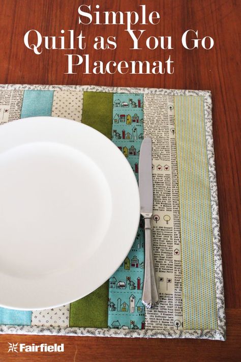 Simple Quilt as you Go Placemat Tutorial Placemats To Sew, Placemat Tutorial, Quilt Placemats, Easy Placemats, Sewing With Scraps, Table Runners And Placemats, Floral Floor, Thread Catcher, Simple Quilt