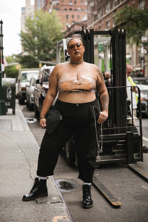 Jazzmyne | @jazzmynejay No Clothes, Fashion Week Plus Size, Plus Size Buzzcut Women, Scorpio Venus Style, Outfit Plus Size, Baggy Jeans Plus Sized, Plus Size Models On The Runway, Plus Size Gurnge Jeans, Plus Size Street Style