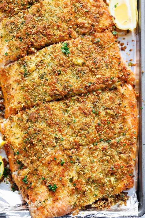 Crispy Garlic Parmesan Salmon | http://cafedelites.com Garlic Parmesan Salmon, Salmon Recipe Videos, Parmesan Salmon, Side Dishes For Salmon, Dessert Chef, Garlic Butter Salmon, Crispy Garlic, Oven Baked Salmon, Butter Salmon