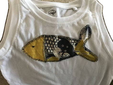 Patch Shirt Diy, Patchwork Top Diy, Embroidered Shirt Ideas, Diy Embroidered Shirt, Tank Top Embroidery, Fish Embroidery, Upcycled Shirt, Patchwork Clothing, Patch Top