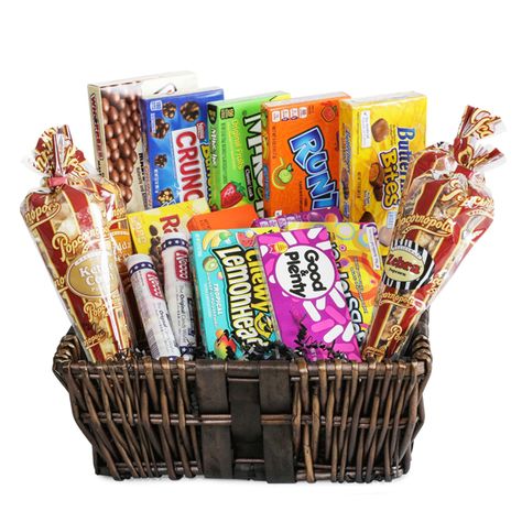 Prize Baskets For Baby Showers, Popcorn Baskets, Movie Night Candy, Game Night Gift Basket, Family Game Night Food, Movie Night Basket, Goodie Basket, Toddler Boy Easter, Movie Night Gift Basket