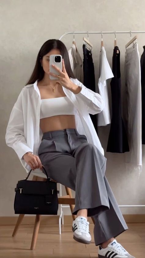 Trousers And Shirt Outfit, Outfit To Go To The Movies, Grey Pants Outfit Casual, New Look Outfit, Best Winter Outfits, Casual Day Outfits, Elegante Casual, Classy Work Outfits, Causual Outfits