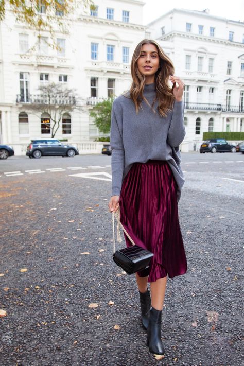 Burgundy Skirt Outfit, Velvet Skirt Outfit, Midi Skirt Outfit Winter, London Clothes, Rok Midi, Midi Outfits, Midi Skirts Style, Pleated Skirt Outfit, Velvet Midi Skirt